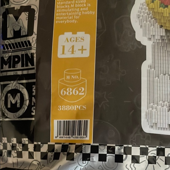 M Blocks Bear Building Set - Picture 3 of 4